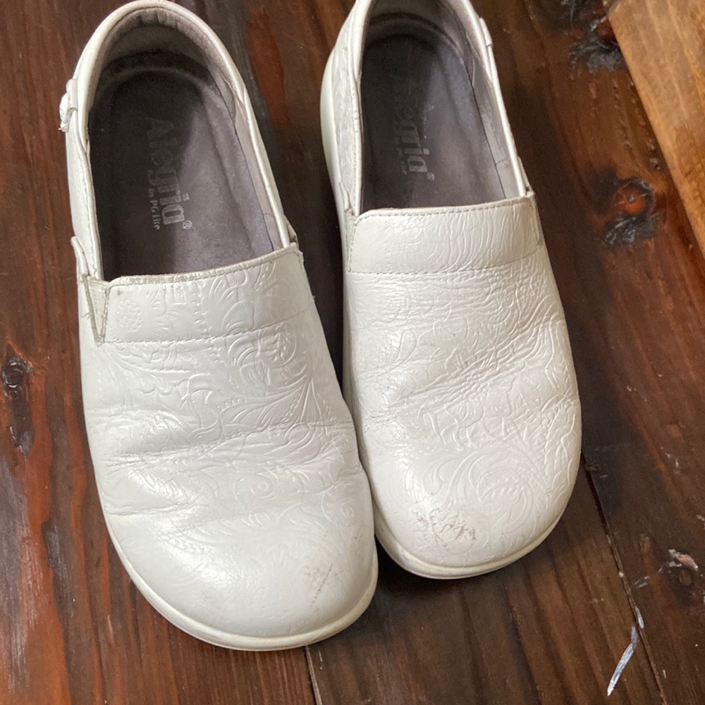Nursing shoes - Picture 2 of 4